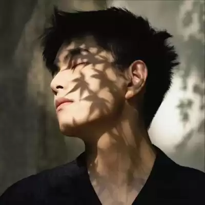 仰映容